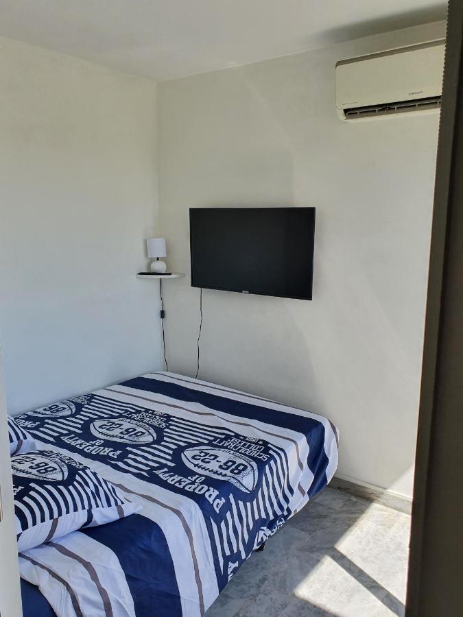 Superbe appartement plage SAINT-LAURENT DU VAR Exterior foto
